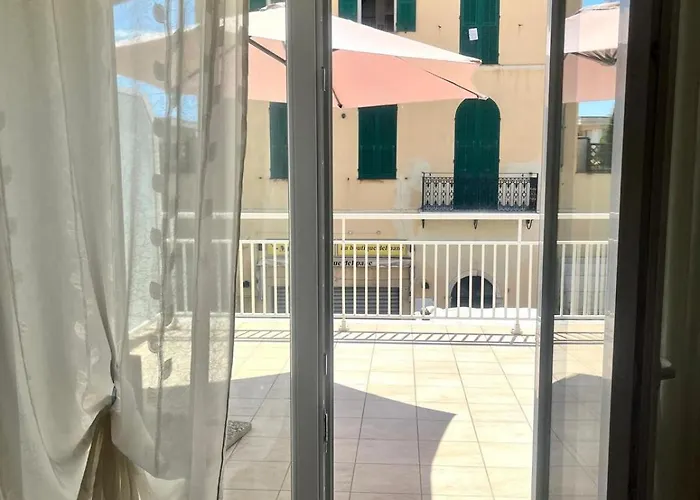 Casa Vacanza! A 50m Dal Mare! Tatil Evi Bordighera